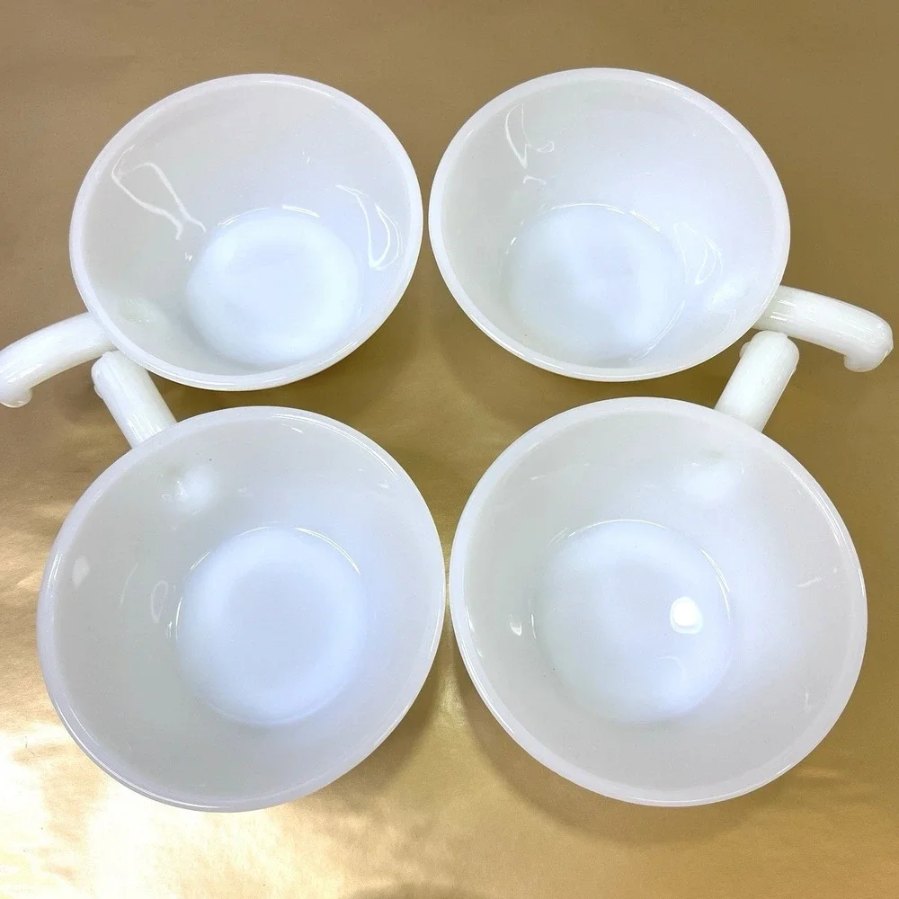 Fire King‎ Anchor Hocking Milk Glass Soup Chili Bowls with Lids Set of 4